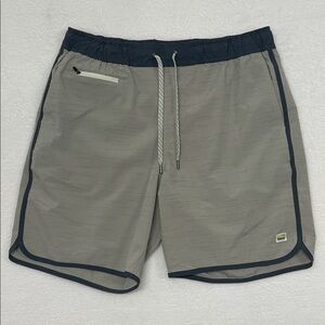 Vuori Banks Active Shorts Grey Stripes Mens Large
